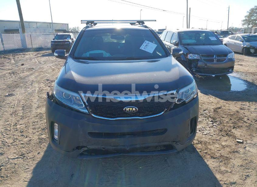 Photo 12 of 2014 Kia Sorento LX (VIN 5XYKT3A69EG475944)
