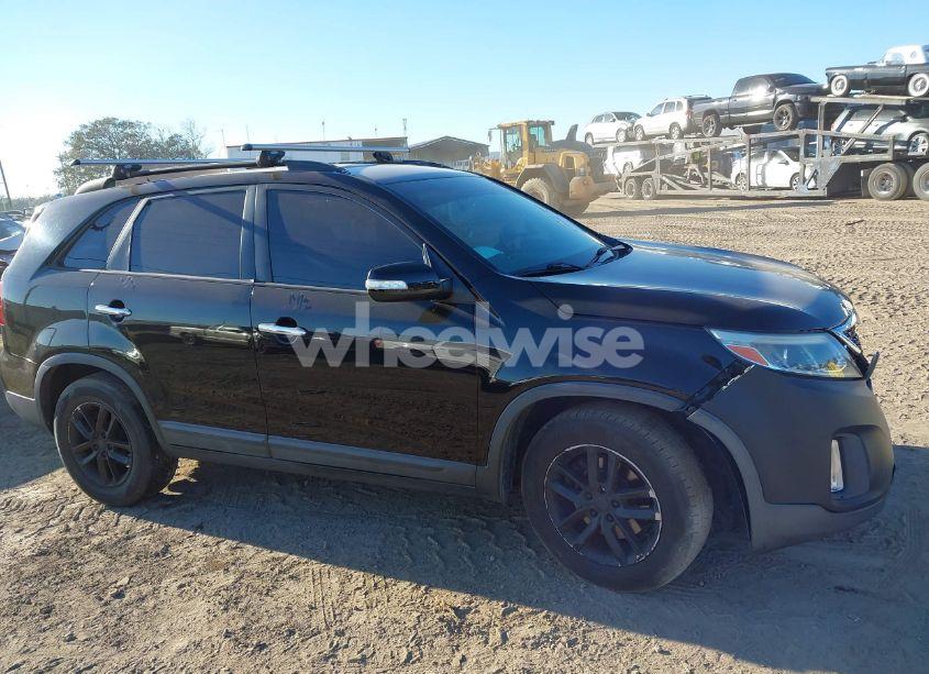 Photo 13 of 2014 Kia Sorento LX (VIN 5XYKT3A69EG475944)