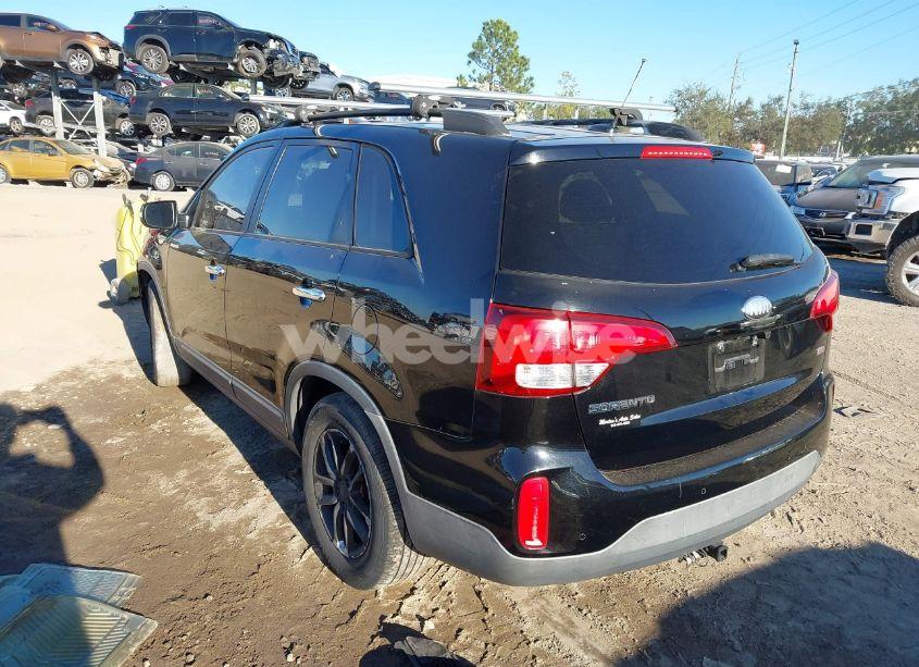 Photo 3 of 2014 Kia Sorento LX (VIN 5XYKT3A69EG475944)