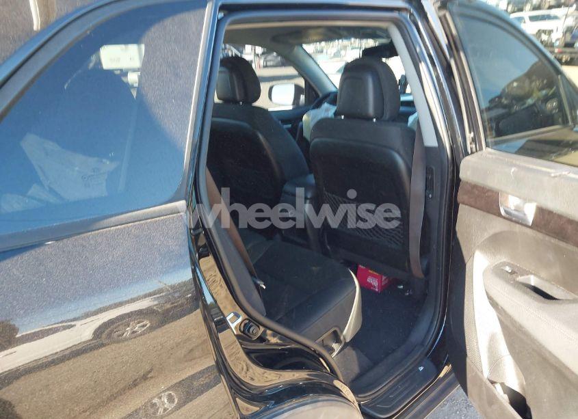 Photo 8 of 2014 Kia Sorento LX (VIN 5XYKT3A69EG475944)