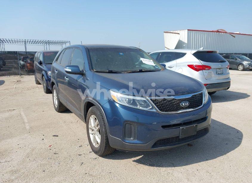 2014 Kia Sorento LX (VIN 5XYKT3A69EG480299) main photo