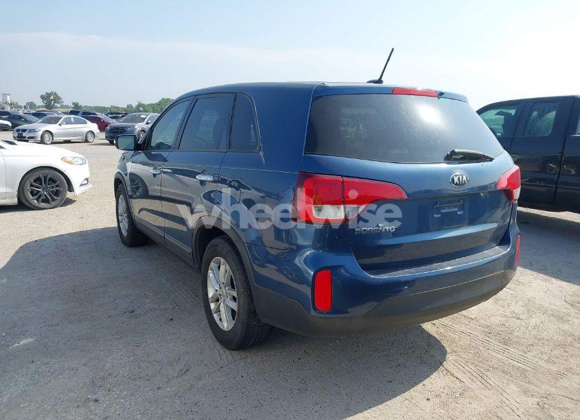 Photo 3 of 2014 Kia Sorento LX (VIN 5XYKT3A69EG480299)