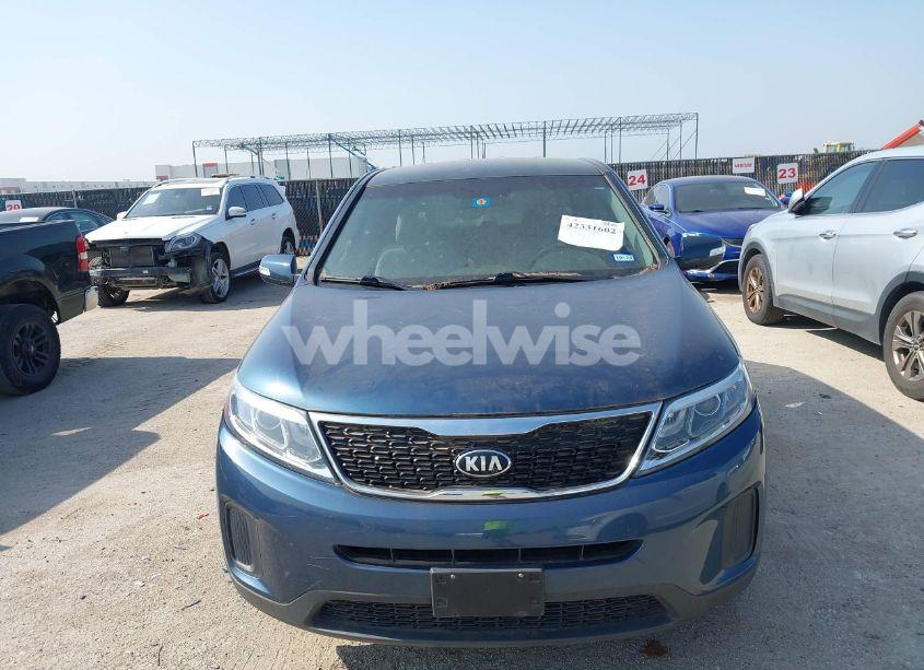 Photo 6 of 2014 Kia Sorento LX (VIN 5XYKT3A69EG480299)