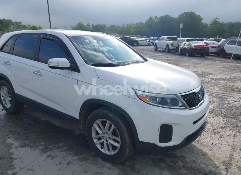2014 Kia Sorento LX (VIN 5XYKT3A69EG486006) main photo