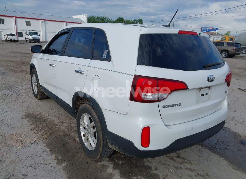 Photo 3 of 2014 Kia Sorento LX (VIN 5XYKT3A69EG486006)