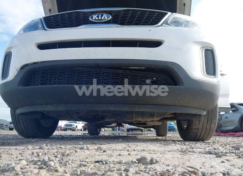 Photo 6 of 2014 Kia Sorento LX (VIN 5XYKT3A69EG486006)