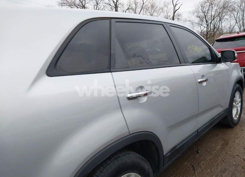 Photo 13 of 2014 Kia Sorento LX (VIN 5XYKT3A69EG487947)