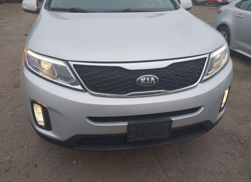 Photo 6 of 2014 Kia Sorento LX (VIN 5XYKT3A69EG507646)