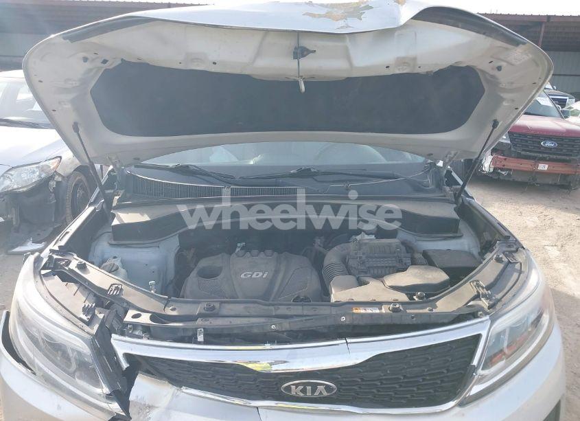 Photo 10 of 2014 Kia Sorento LX (VIN 5XYKT3A69EG512216)