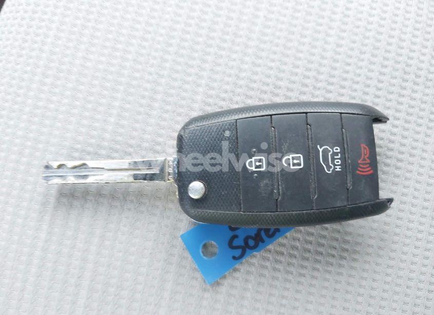 Photo 11 of 2014 Kia Sorento LX (VIN 5XYKT3A69EG512216)