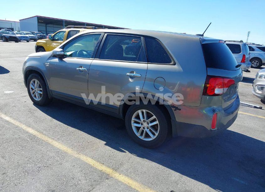 Photo 3 of 2014 Kia Sorento LX (VIN 5XYKT3A69EG518145)