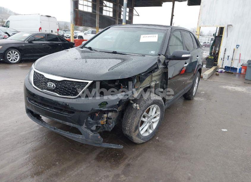 Photo 6 of 2014 Kia Sorento LX (VIN 5XYKT3A69EG522390)