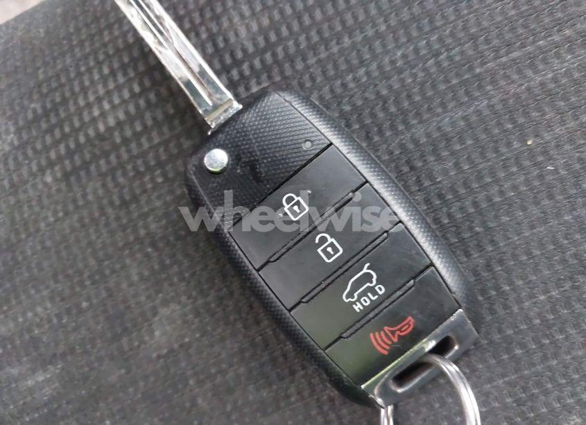 Photo 11 of 2015 Kia Sorento LX (VIN 5XYKT3A69FG558923)