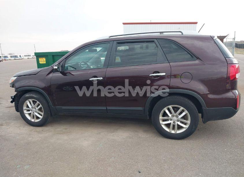 Photo 14 of 2015 Kia Sorento LX (VIN 5XYKT3A69FG558923)