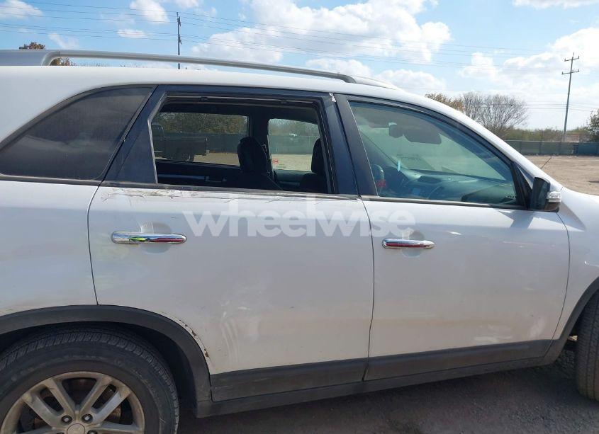 Photo 13 of 2015 Kia Sorento LX (VIN 5XYKT3A69FG565497)