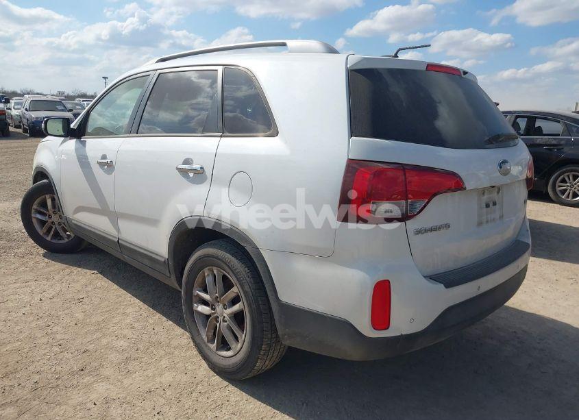 Photo 3 of 2015 Kia Sorento LX (VIN 5XYKT3A69FG565497)