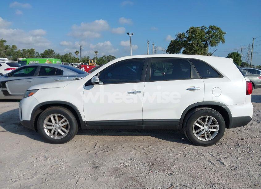 Photo 14 of 2015 Kia Sorento LX (VIN 5XYKT3A69FG575172)
