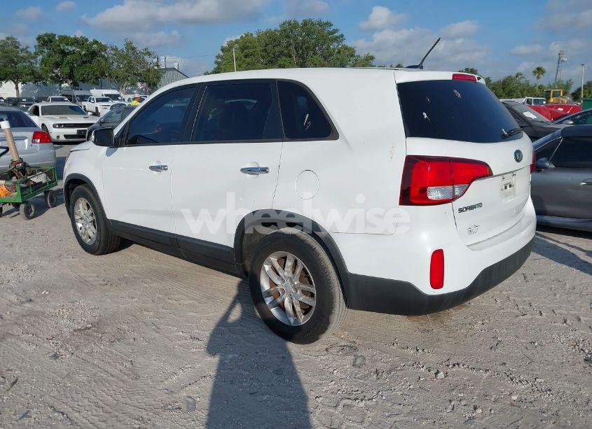 Photo 3 of 2015 Kia Sorento LX (VIN 5XYKT3A69FG575172)