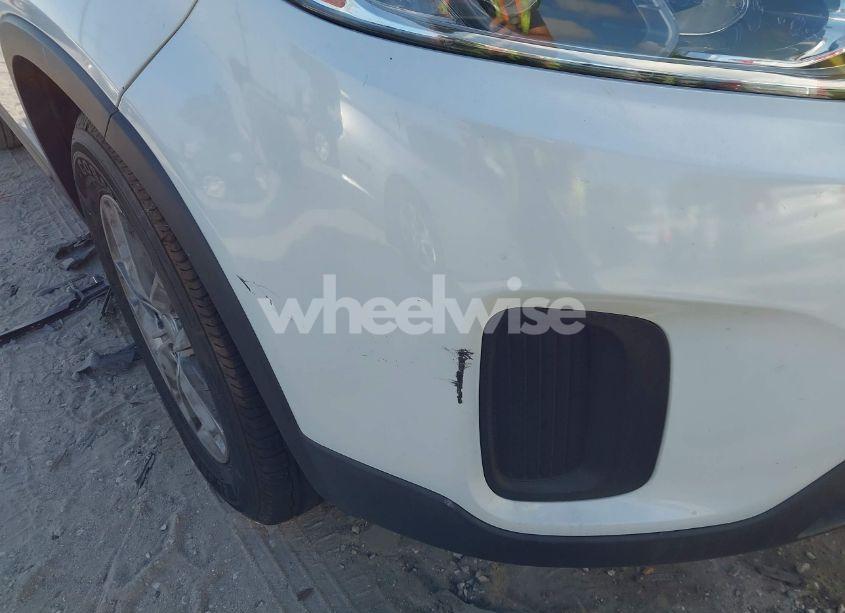 Photo 6 of 2015 Kia Sorento LX (VIN 5XYKT3A69FG575172)