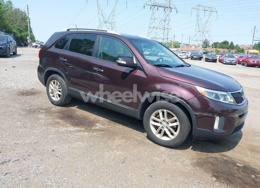 2015 Kia Sorento LX (VIN 5XYKT3A69FG593428) main photo