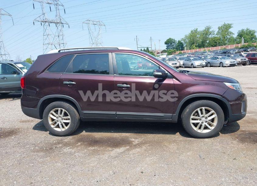 Photo 14 of 2015 Kia Sorento LX (VIN 5XYKT3A69FG593428)