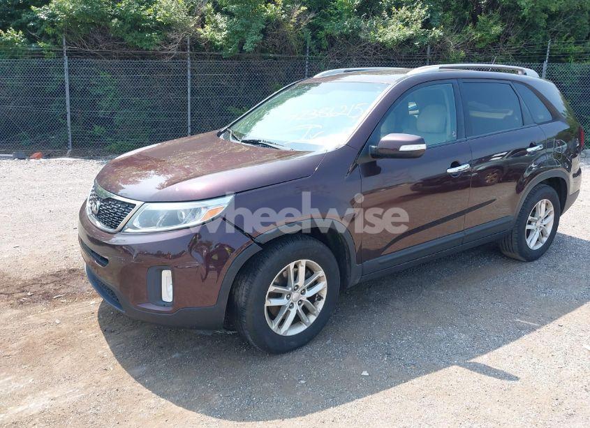 Photo 2 of 2015 Kia Sorento LX (VIN 5XYKT3A69FG593428)