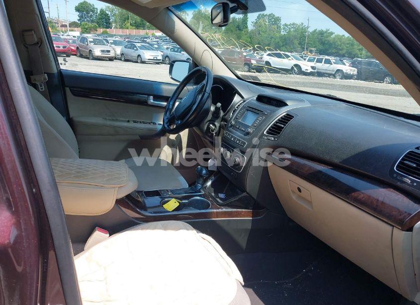 Photo 5 of 2015 Kia Sorento LX (VIN 5XYKT3A69FG593428)