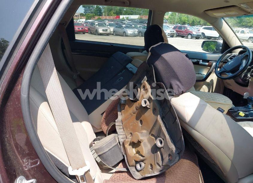 Photo 8 of 2015 Kia Sorento LX (VIN 5XYKT3A69FG593428)