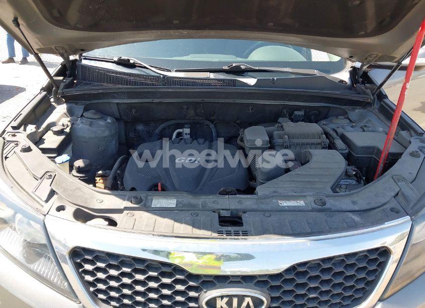 Photo 10 of 2012 Kia Sorento LX (VIN 5XYKT3A6XCG199254)