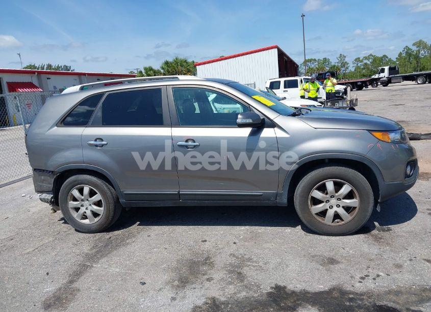 Photo 14 of 2012 Kia Sorento LX (VIN 5XYKT3A6XCG199254)