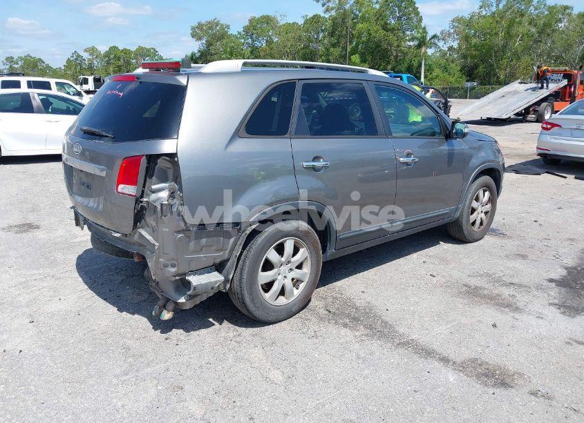 Photo 4 of 2012 Kia Sorento LX (VIN 5XYKT3A6XCG199254)
