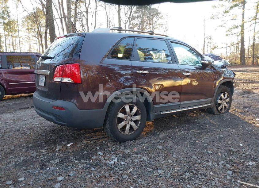 Photo 4 of 2012 Kia Sorento LX (VIN 5XYKT3A6XCG223195)
