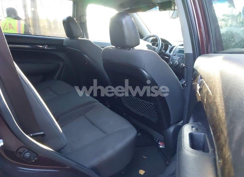 Photo 8 of 2012 Kia Sorento LX (VIN 5XYKT3A6XCG223195)