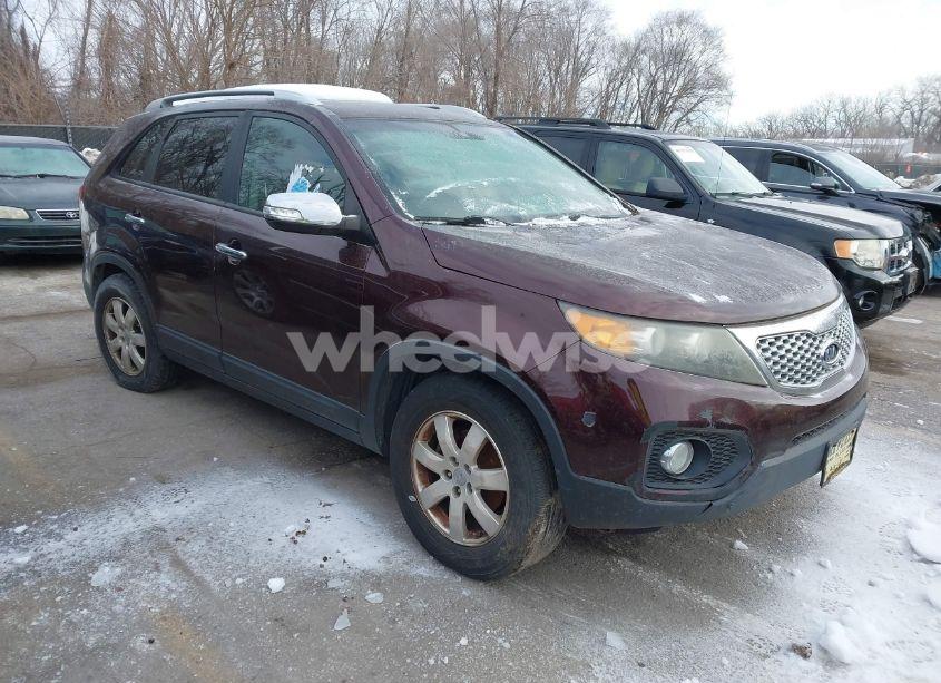 2012 Kia Sorento LX (VIN 5XYKT3A6XCG226954) main photo
