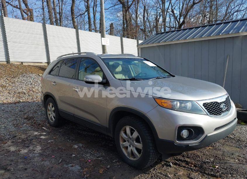 2012 Kia Sorento LX (VIN 5XYKT3A6XCG304309) main photo
