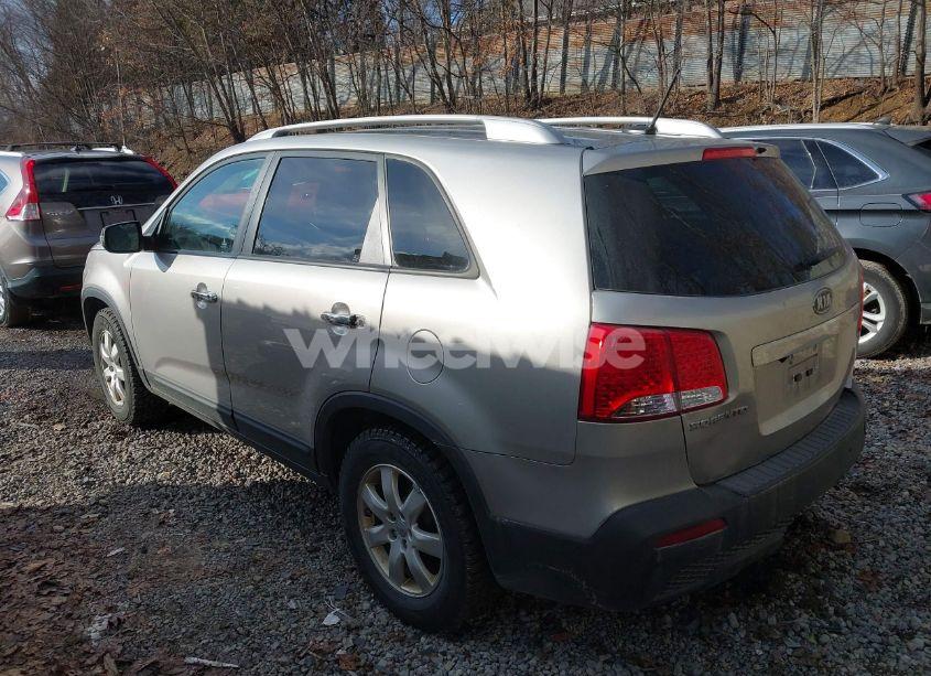 Photo 3 of 2012 Kia Sorento LX (VIN 5XYKT3A6XCG304309)