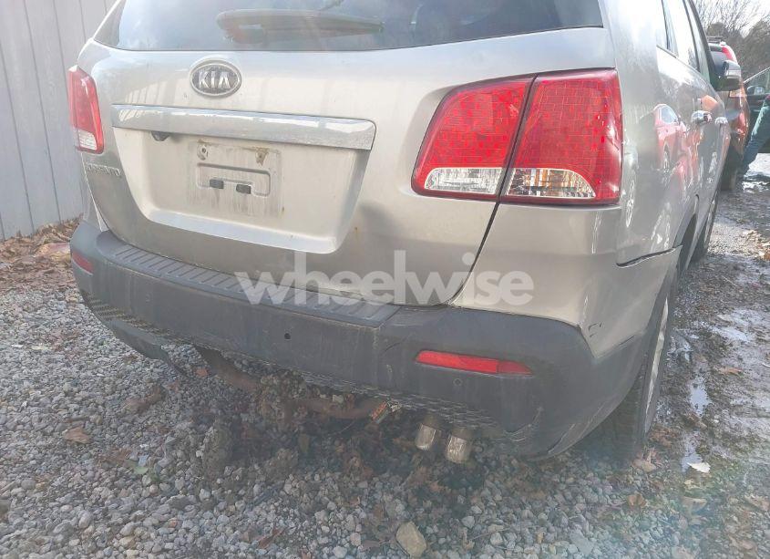 Photo 6 of 2012 Kia Sorento LX (VIN 5XYKT3A6XCG304309)