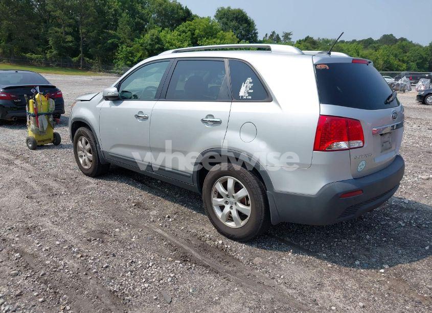 Photo 3 of 2013 Kia Sorento LX (VIN 5XYKT3A6XDG361675)