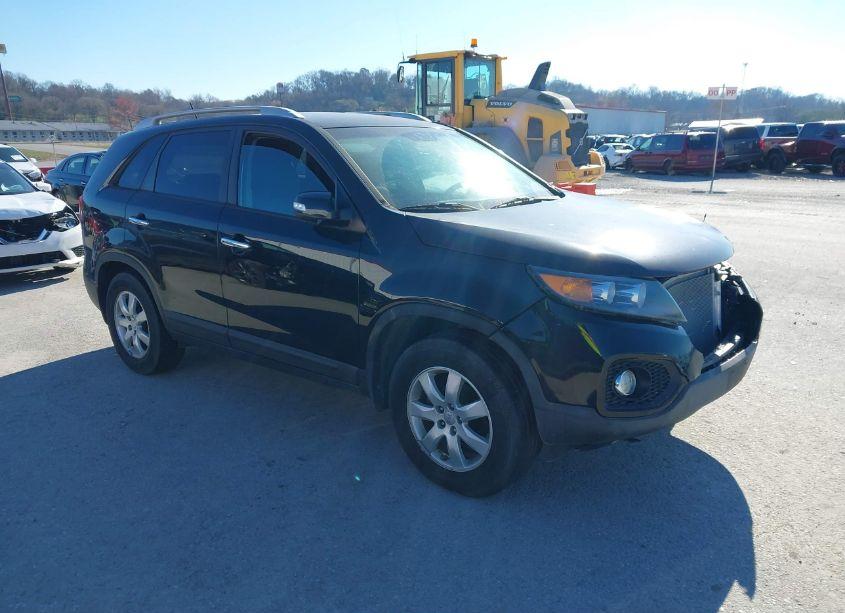 2013 Kia Sorento LX (VIN 5XYKT3A6XDG363488) main photo