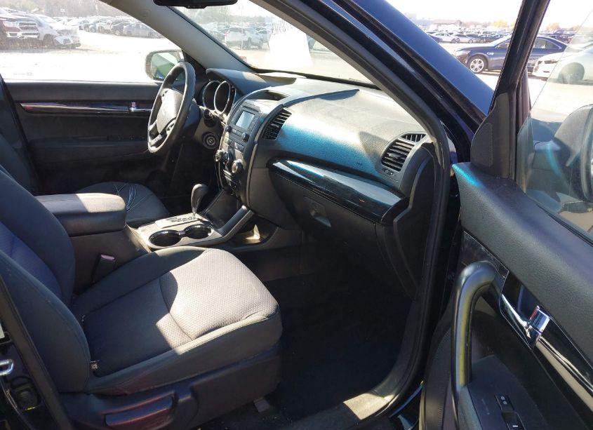 Photo 5 of 2013 Kia Sorento LX (VIN 5XYKT3A6XDG363488)