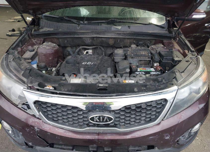 Photo 10 of 2013 Kia Sorento LX (VIN 5XYKT3A6XDG384793)