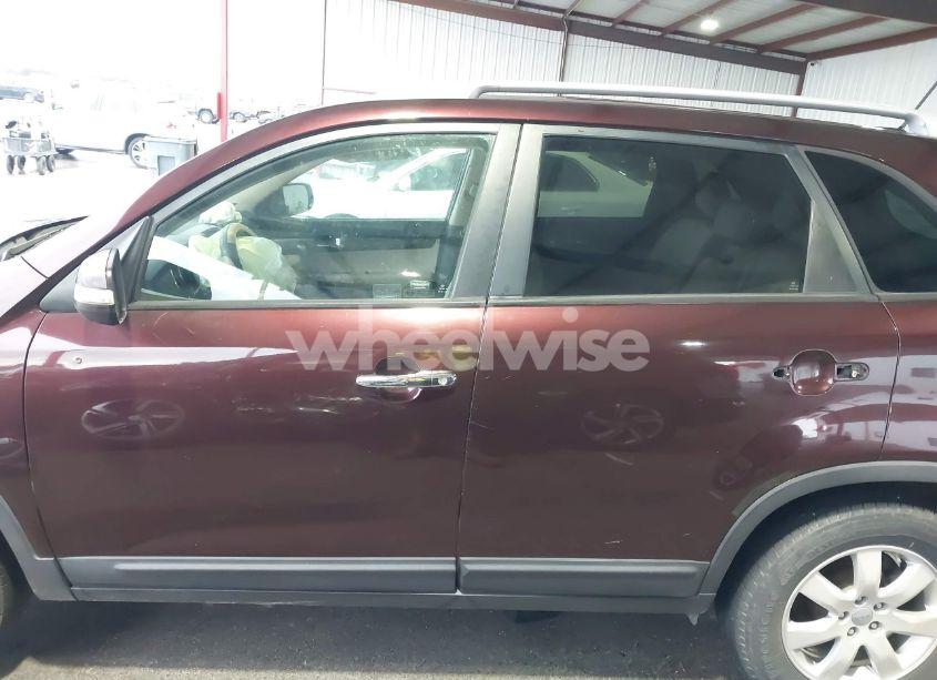 Photo 14 of 2013 Kia Sorento LX (VIN 5XYKT3A6XDG384793)