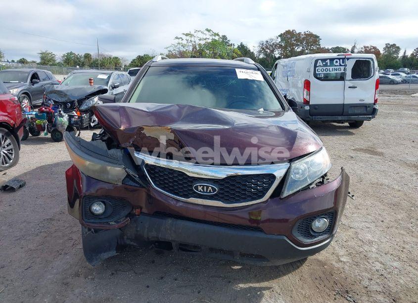 Photo 12 of 2013 Kia Sorento LX (VIN 5XYKT3A6XDG387175)
