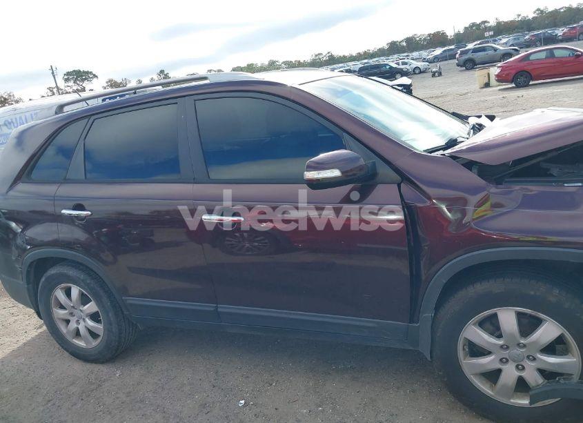 Photo 13 of 2013 Kia Sorento LX (VIN 5XYKT3A6XDG387175)