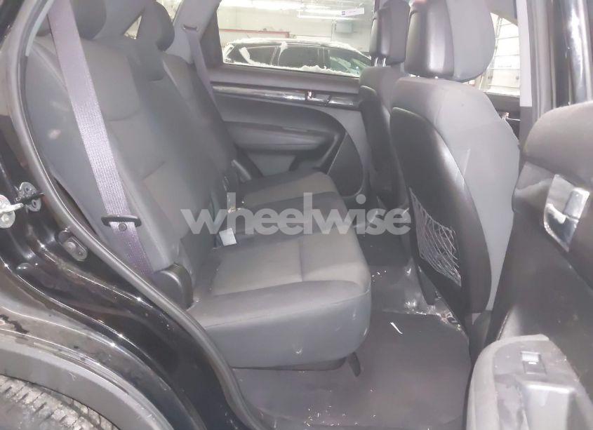 Photo 8 of 2013 Kia Sorento LX (VIN 5XYKT3A6XDG405772)