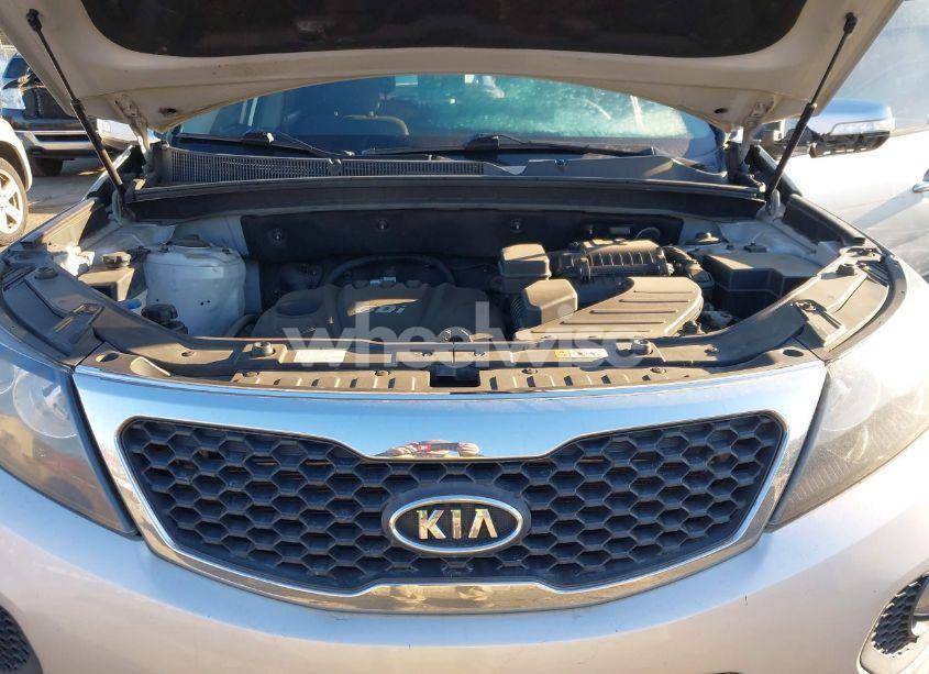 Photo 10 of 2013 Kia Sorento LX (VIN 5XYKT3A6XDG406288)
