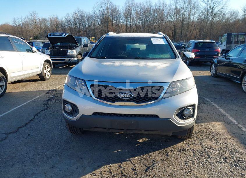 Photo 12 of 2013 Kia Sorento LX (VIN 5XYKT3A6XDG406288)