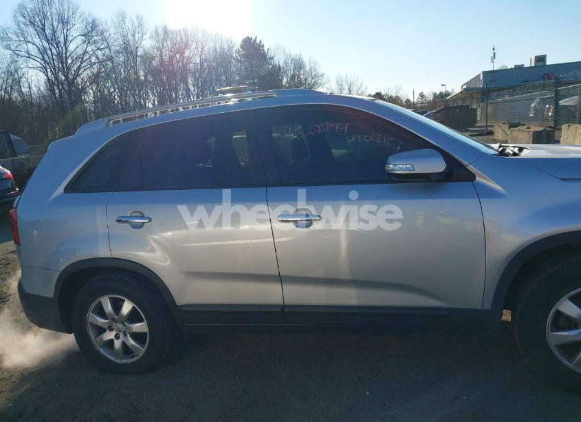 Photo 13 of 2013 Kia Sorento LX (VIN 5XYKT3A6XDG406288)
