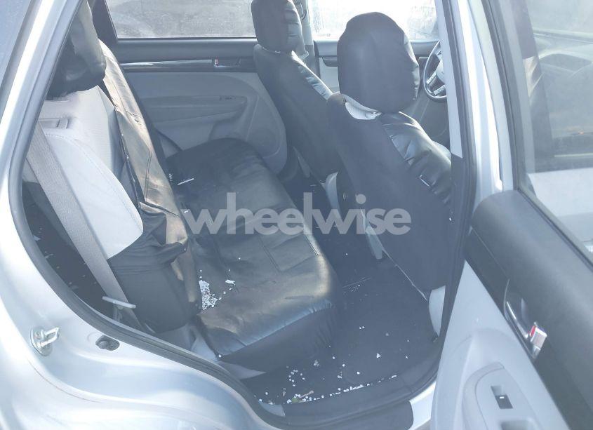 Photo 8 of 2013 Kia Sorento LX (VIN 5XYKT3A6XDG417565)