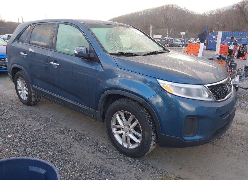 2014 Kia Sorento LX (VIN 5XYKT3A6XEG434576) main photo